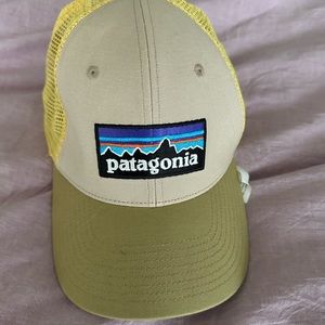Trucker hat